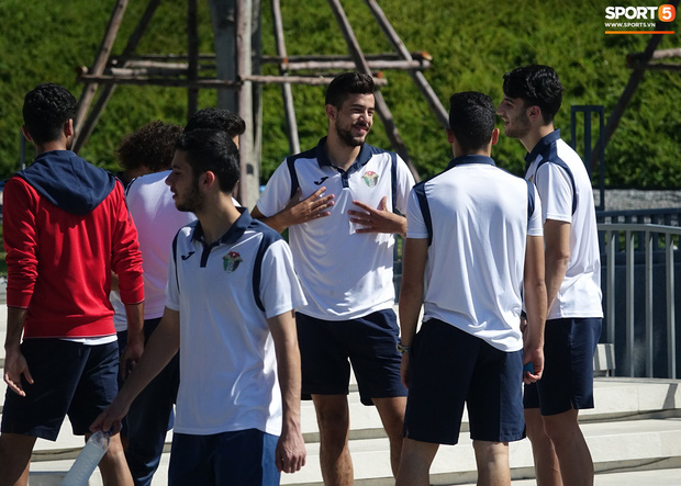 U23 Việt Nam được cảnh sát Hoàng gia Thái Lan bảo vệ cực nghiêm khi tới Buriram-10