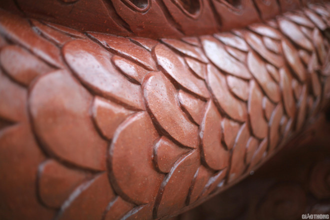 Ngắm chậu đào khủng Long quyện ngũ hành sơn giá bạc tỷ trên phố Hà Nội-5