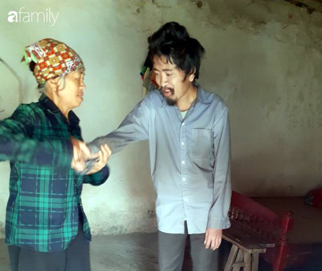 Tình yêu cháy bỏng của bà mẹ nghèo với cậu con trai tâm thần suốt hơn 30 năm-1