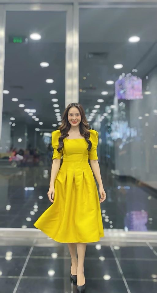 Hồng Diễm thoát xác cô Khuê diện đồ gợi cảm đi đu đưa, Bảo Tuần lộc nhanh chóng vào cảm thán-10