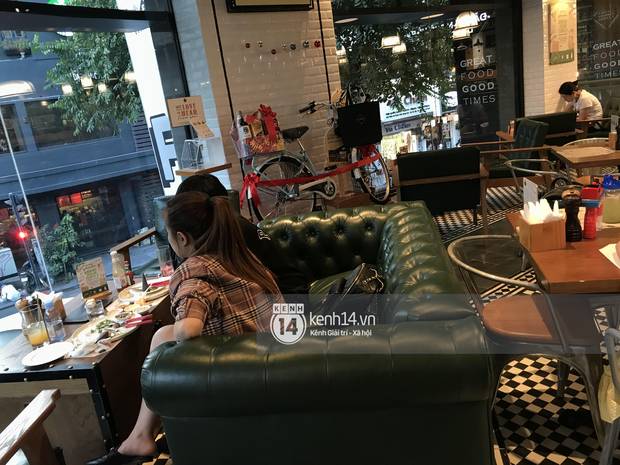 Hoàng Thuỳ Linh - Gil Lê lộ ảnh thoải mái hẹn hò, tình tứ thế này liệu sắp công khai rồi chăng?-3