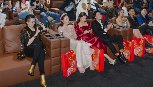 Hoàng Thuỳ Linh - Gil Lê lộ ảnh thoải mái hẹn hò, tình tứ thế này liệu sắp công khai rồi chăng?-4