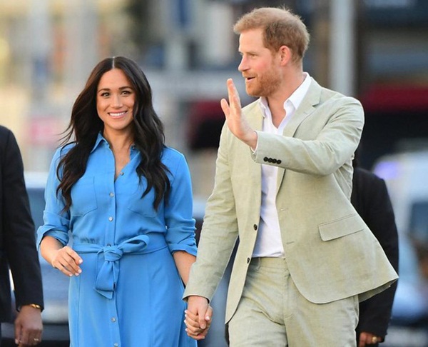 Vợ chồng Meghan Markle dính nghi án sắp bị loại khỏi gia đình Hoàng gia Anh bởi một loạt chi tiết bất thường-2