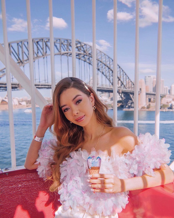 Choáng với nữ blogger kiếm 18 tỷ một năm nhờ đi du lịch khắp thế giới, đăng một bức ảnh nhận 240 triệu-1