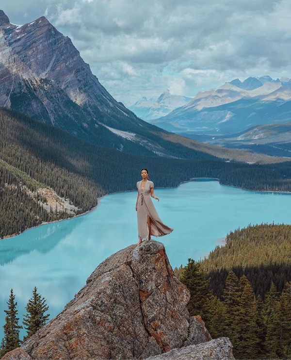 Choáng với nữ blogger kiếm 18 tỷ một năm nhờ đi du lịch khắp thế giới, đăng một bức ảnh nhận 240 triệu-4