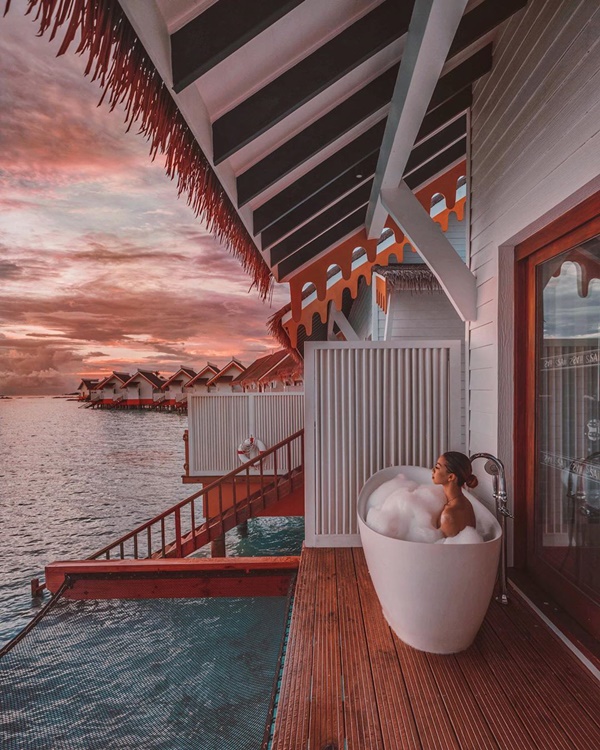 Choáng với nữ blogger kiếm 18 tỷ một năm nhờ đi du lịch khắp thế giới, đăng một bức ảnh nhận 240 triệu-9