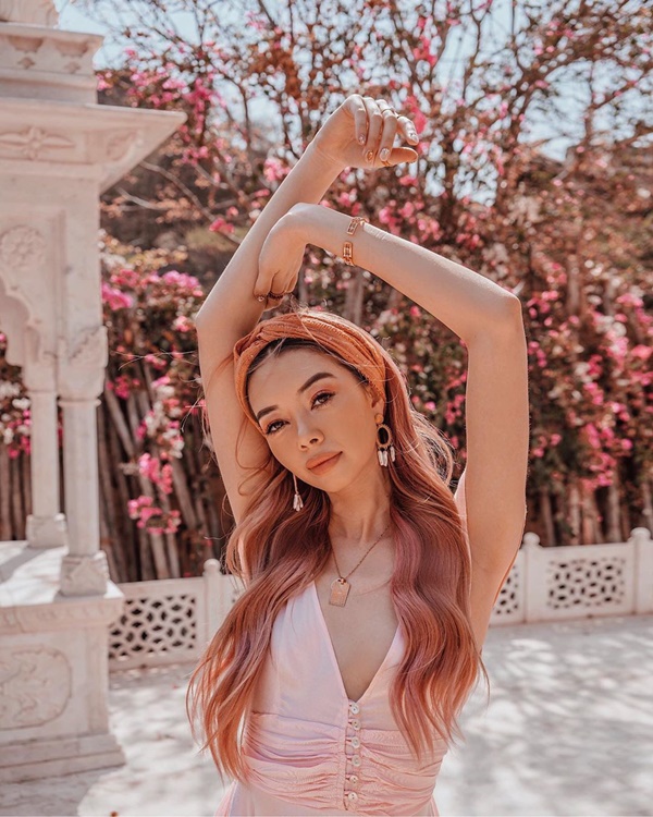 Choáng với nữ blogger kiếm 18 tỷ một năm nhờ đi du lịch khắp thế giới, đăng một bức ảnh nhận 240 triệu-15