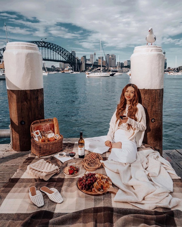 Choáng với nữ blogger kiếm 18 tỷ một năm nhờ đi du lịch khắp thế giới, đăng một bức ảnh nhận 240 triệu-20