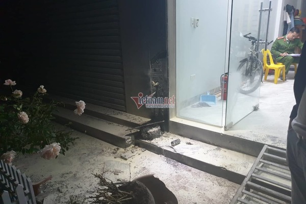 Bọc thuốc phát nổ như bom trước nhà dân chấn động thị trấn ở Hà Nội-3