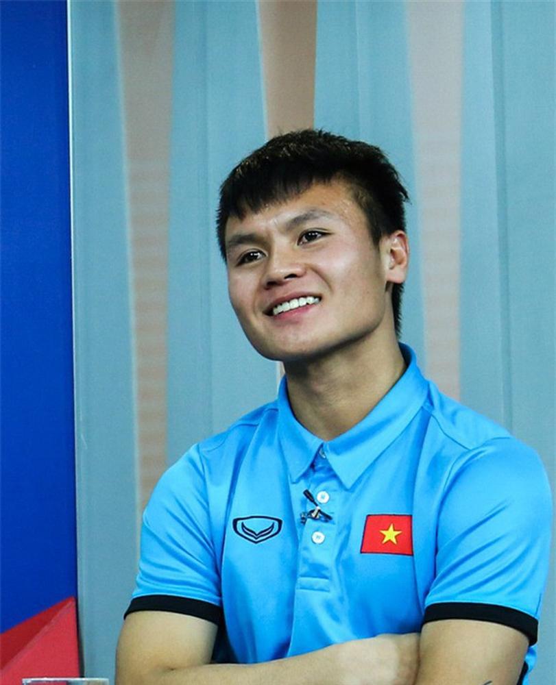 Rộ tin cầu thủ Quang Hải ra Tết kết hôn, dân mạng tranh cãi không ngớt-1