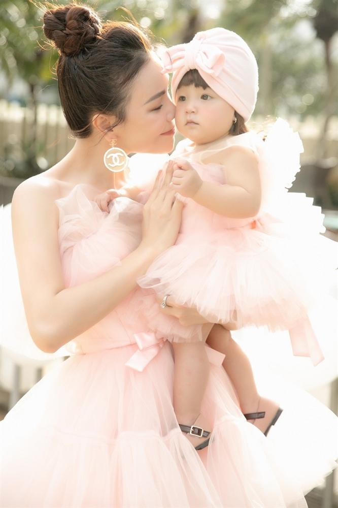 Trà Ngọc Hằng từng không dám về quê ăn Tết vì làm mẹ đơn thân-3