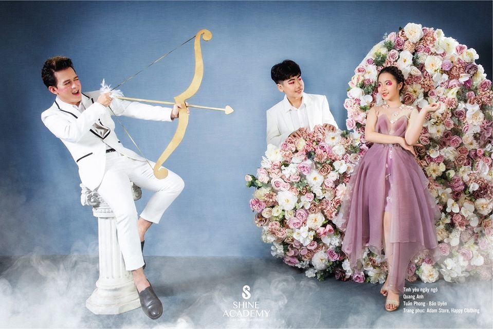 Thu Quỳnh khoe vòng 1 gợi cảm trong ảnh lịch đón năm mới-2