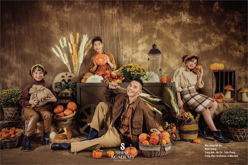 Thu Quỳnh khoe vòng 1 gợi cảm trong ảnh lịch đón năm mới-8