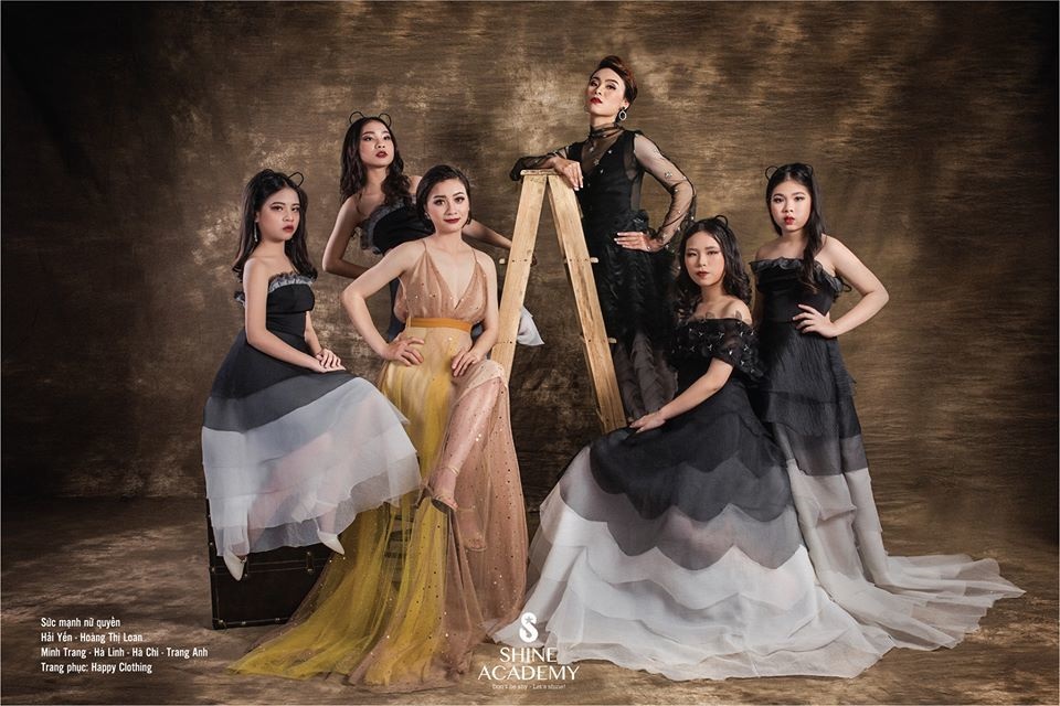 Thu Quỳnh khoe vòng 1 gợi cảm trong ảnh lịch đón năm mới-10