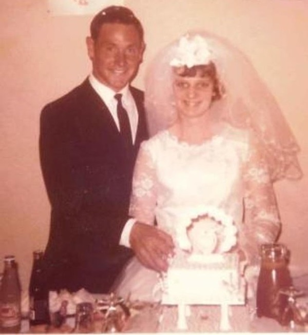 Tìm thấy mảnh xương ở vườn sau nhà, con gái phát hiện tội ác của bố 45 năm trước-1