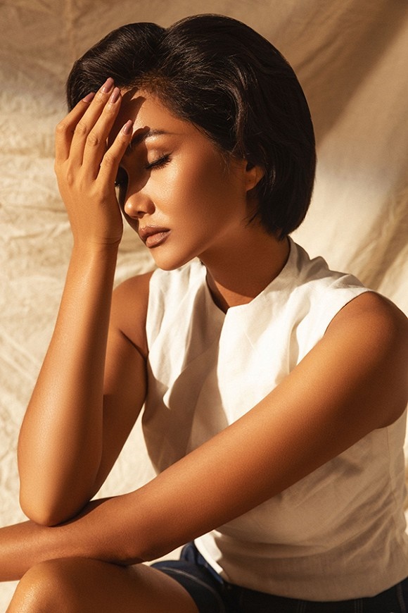 Hoa hậu HHen Niê kỉ niệm 2 năm đăng quang và một tháng kết thúc nhiệm kì Hoa hậu bằng bộ ảnh đặc biệt-9