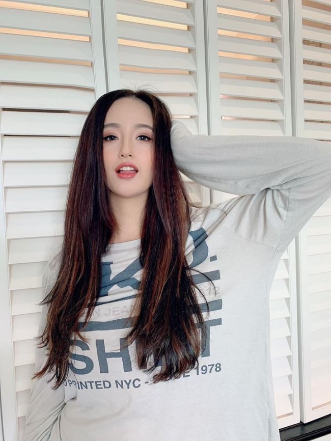 3 Hoa hậu giàu nhất VN: Biệt thự 100 tỷ của Hà Kiều Anh chưa bằng mỹ nhân có cung điện dát vàng-30