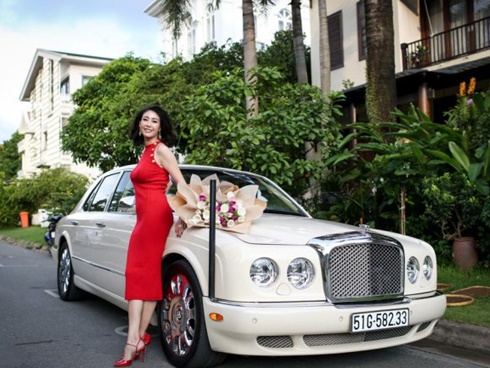 Thân hình nóng bỏng khó tin ở tuổi 43 của hoa hậu Hà Kiều Anh-12