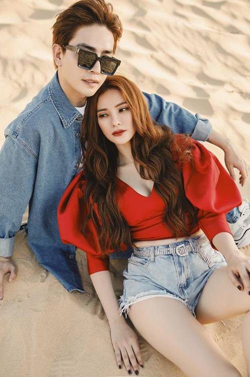 Hơn chồng tận 10 tuổi, Thu Thủy vẫn san bằng cách biệt tuổi tác chỉ bằng vài chiêu lên đồ-2