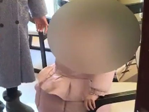 Chăn dắt vợ đi bán dâm suốt hơn 10 năm, người đàn ông cầm thú gây phẫn nộ hơn khi quấy rối tình dục con gái mới học tiểu học-3