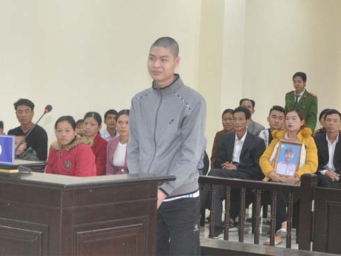 Mẹ nhồi máu cơ tim nặng được người dưng đưa đi cấp cứu, con gái ruột nói nghèo quá, không lo được rồi biệt tăm-9