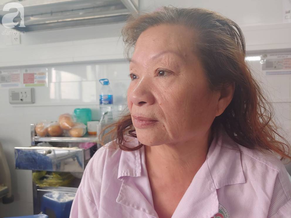 Mẹ nhồi máu cơ tim nặng được người dưng đưa đi cấp cứu, con gái ruột nói nghèo quá, không lo được rồi biệt tăm-7