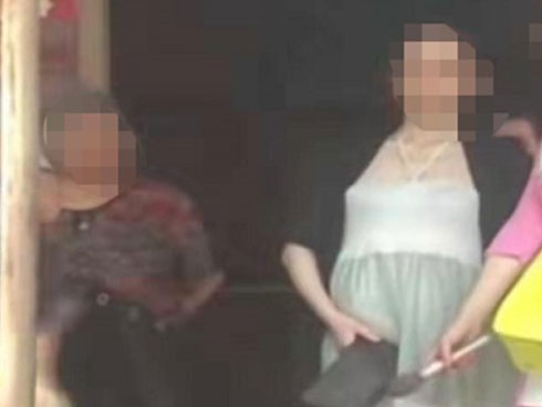 Thiếu nữ 13 tuổi mang bầu nghi do bạn thân 10 tuổi gây ra nhưng quyết giữ lại cái thai, khó tin hơn là thái độ của gia đình-2