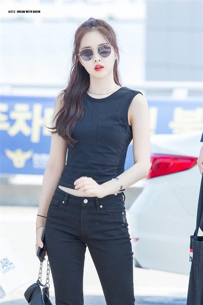 Jisoo và dàn mỹ nhân Hàn khoe dáng chuẩn với quần jeans bó sát-11