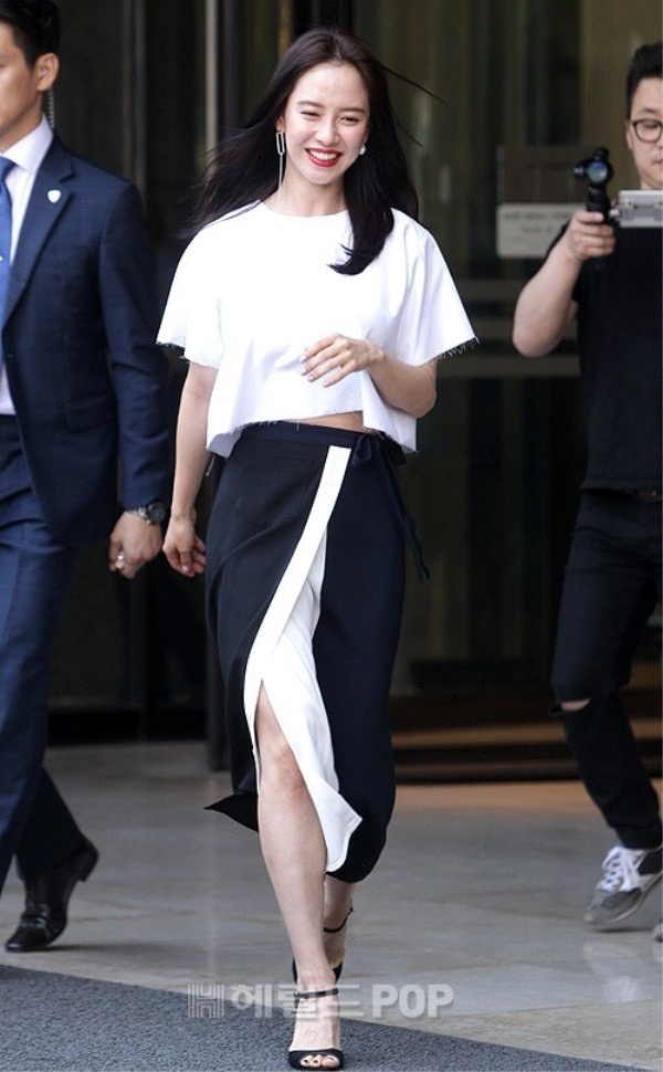 2 thành viên nữ Running Man ngoài đời đều có gu ăn mặc giản dị-2