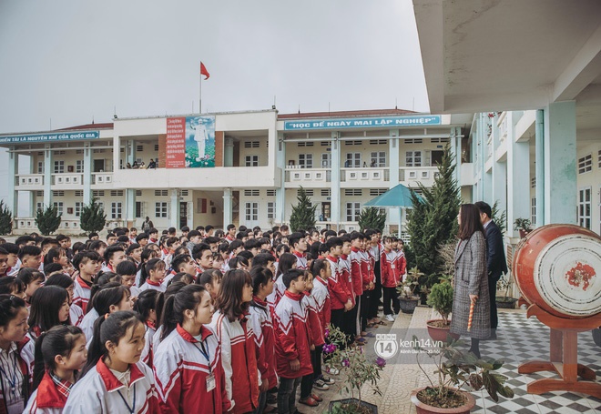 Cận cảnh màn tập thể giục giữa đỉnh trời mây tại ngôi trường cao 2000m ở Hà Giang: Như lạc vào bồng lai tiên cảnh-14