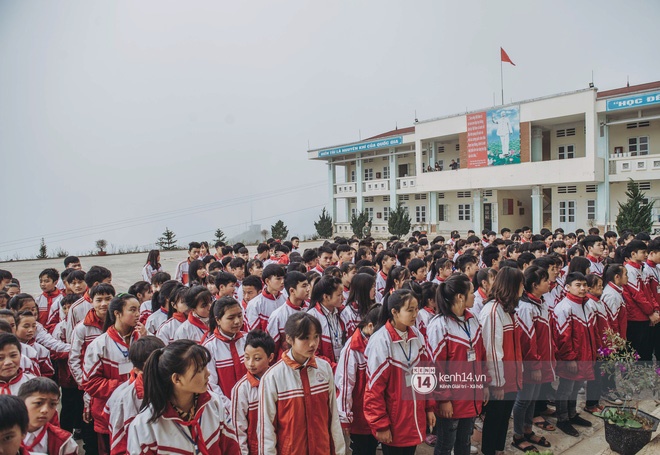 Cận cảnh màn tập thể giục giữa đỉnh trời mây tại ngôi trường cao 2000m ở Hà Giang: Như lạc vào bồng lai tiên cảnh-15