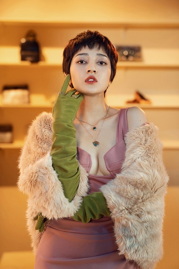 Bảo Anh sexy đến từng centimet trong bộ ảnh đầu năm-9