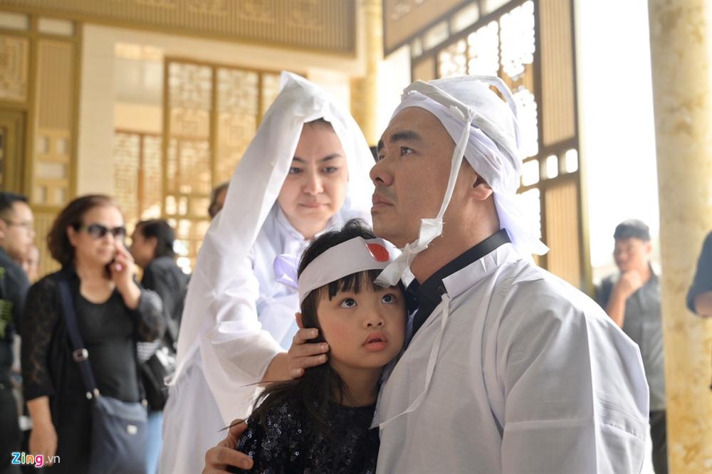 Lễ tang Chánh Tín: Con trai về muộn, khóc òa trước linh cữu cha-10