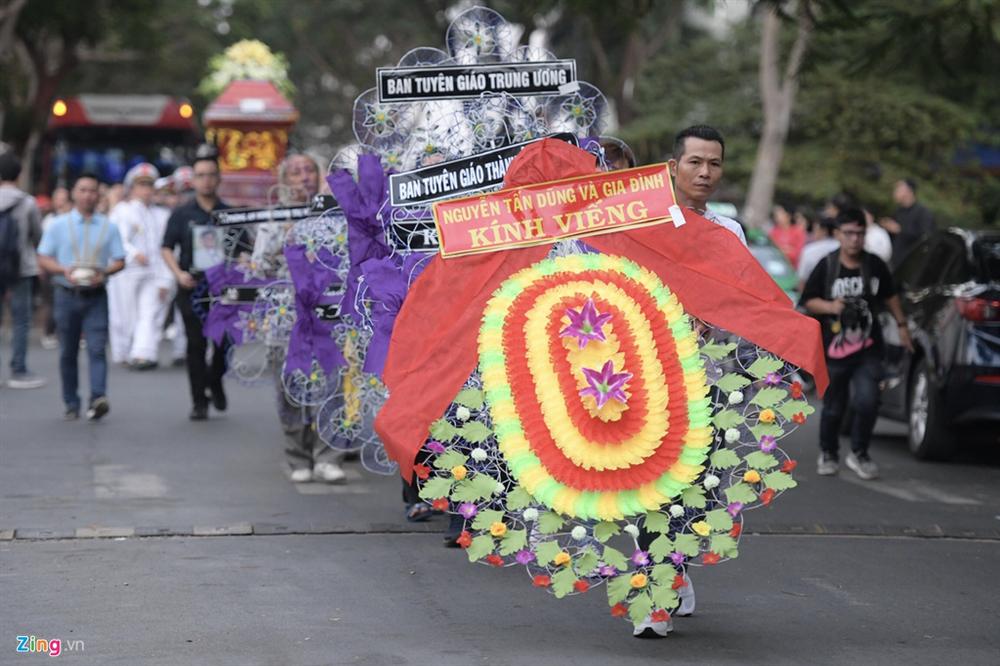 Lễ tang Chánh Tín: Con trai về muộn, khóc òa trước linh cữu cha-5