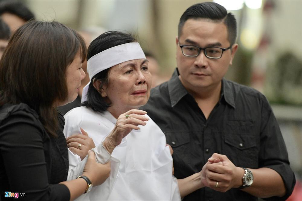 Lễ tang Chánh Tín: Con trai về muộn, khóc òa trước linh cữu cha-6