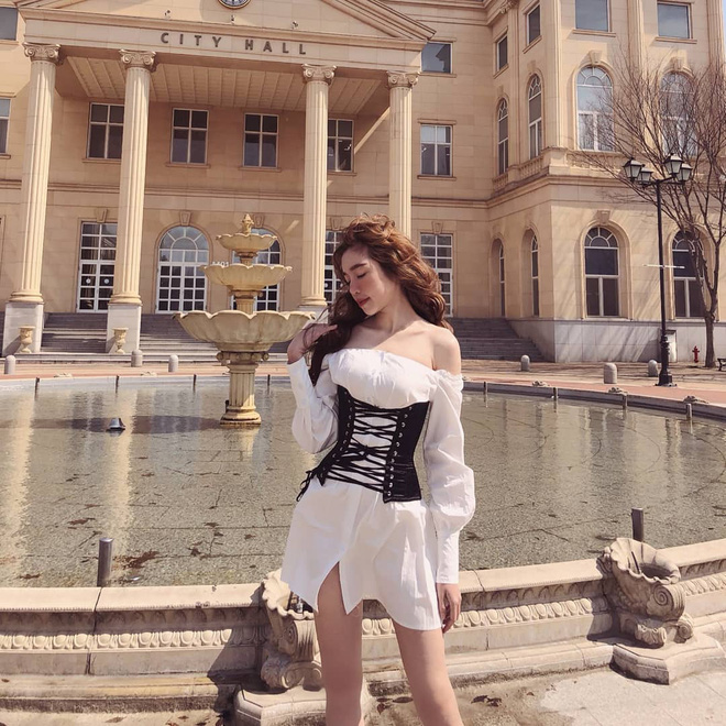 Elly Trần: Nổi tiếng với phong cách sexy siêng cởi nhưng mặc kín vẫn khiến người nhìn phải nóng mắt-12