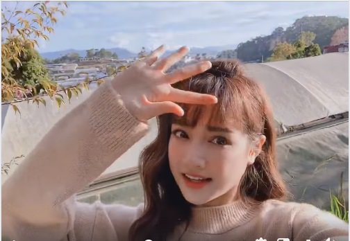 Nhã Phương trẻ hơn 10 tuổi chỉ nhờ thay đổi màu tóc chuẩn bị ăn Tết-3