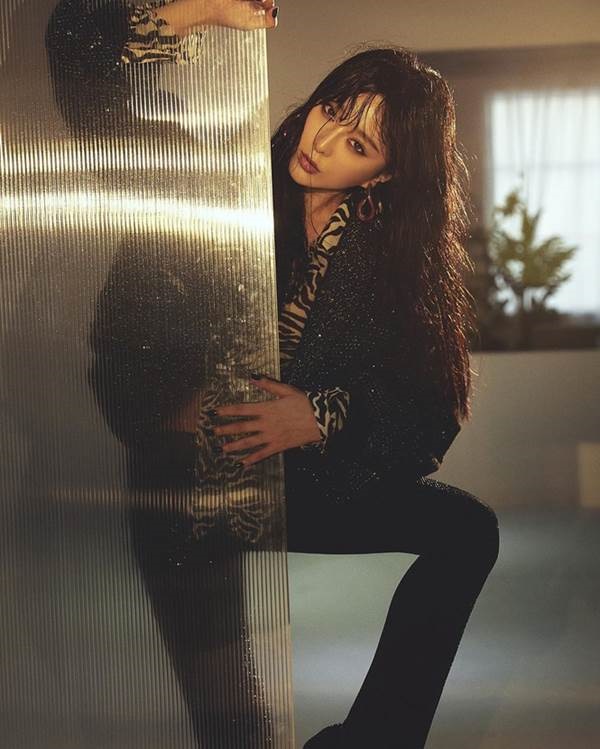 Phạm Băng Băng cực chất, hở ngực táo bạo trên tạp chí đầu năm-5