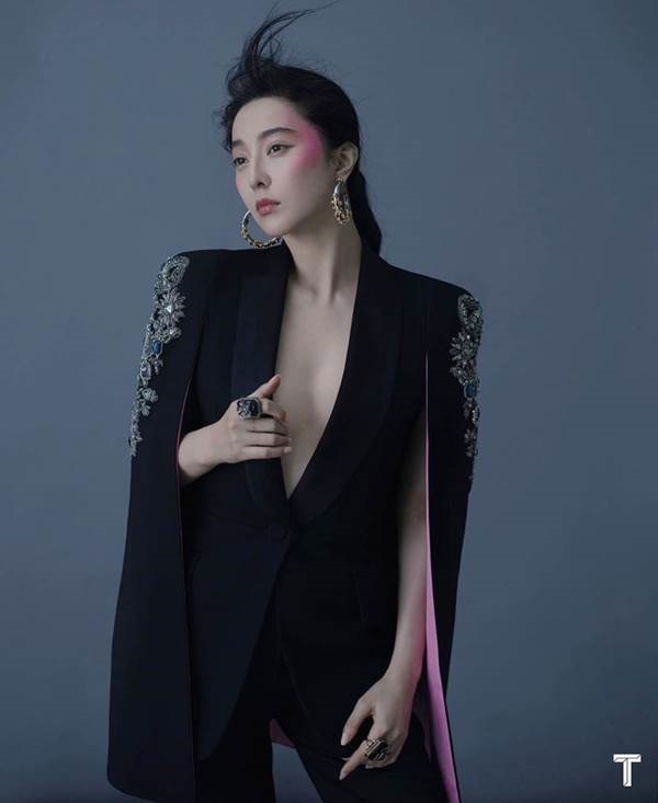 Phạm Băng Băng cực chất, hở ngực táo bạo trên tạp chí đầu năm-10