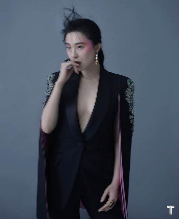 Phạm Băng Băng cực chất, hở ngực táo bạo trên tạp chí đầu năm-11