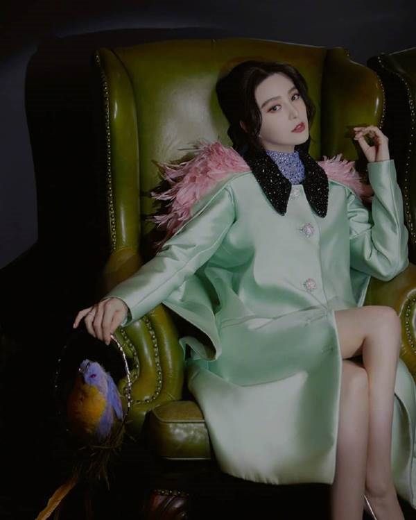 Phạm Băng Băng cực chất, hở ngực táo bạo trên tạp chí đầu năm-25