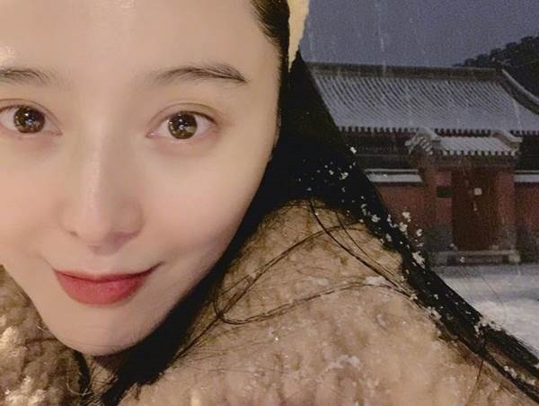 Phạm Băng Băng cực chất, hở ngực táo bạo trên tạp chí đầu năm-28