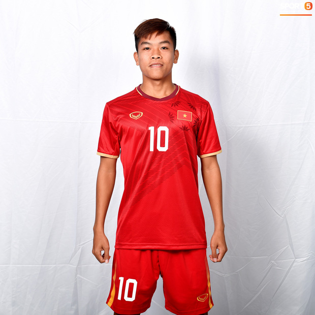 Cầu thủ U23 Việt Nam hoá hotboy ảnh thẻ trước thềm trận ra quân gặp U23 UAE-11
