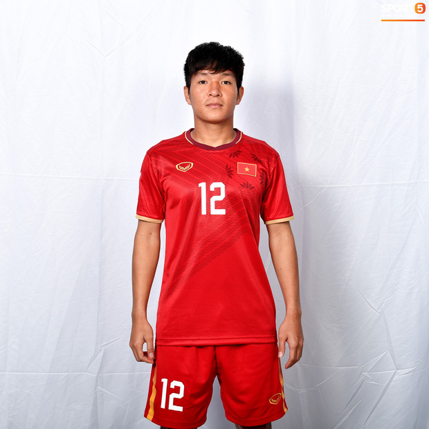 Cầu thủ U23 Việt Nam hoá hotboy ảnh thẻ trước thềm trận ra quân gặp U23 UAE-13