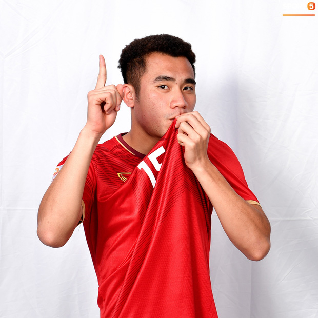 Cầu thủ U23 Việt Nam hoá hotboy ảnh thẻ trước thềm trận ra quân gặp U23 UAE-16