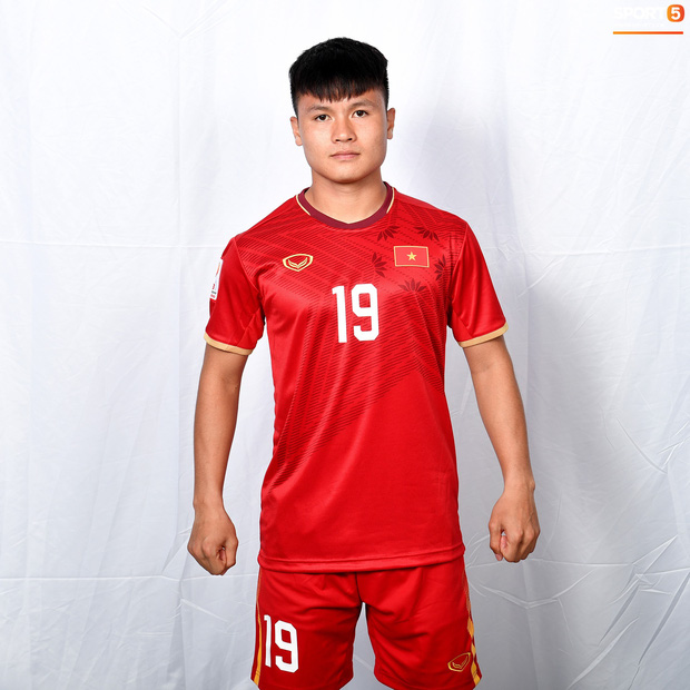 Cầu thủ U23 Việt Nam hoá hotboy ảnh thẻ trước thềm trận ra quân gặp U23 UAE-20