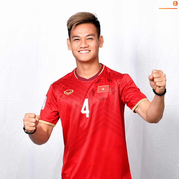 Cầu thủ U23 Việt Nam hoá hotboy ảnh thẻ trước thềm trận ra quân gặp U23 UAE-5