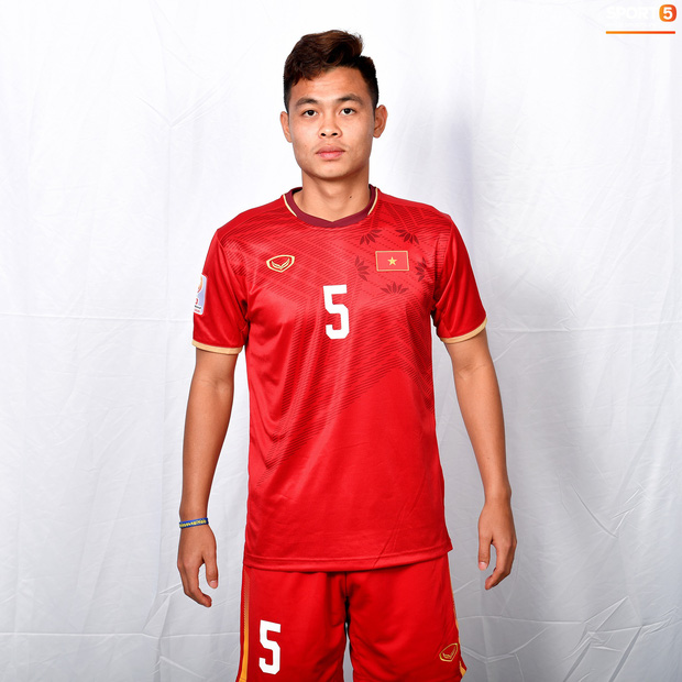 Cầu thủ U23 Việt Nam hoá hotboy ảnh thẻ trước thềm trận ra quân gặp U23 UAE-6
