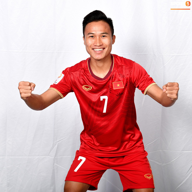 Cầu thủ U23 Việt Nam hoá hotboy ảnh thẻ trước thềm trận ra quân gặp U23 UAE-8