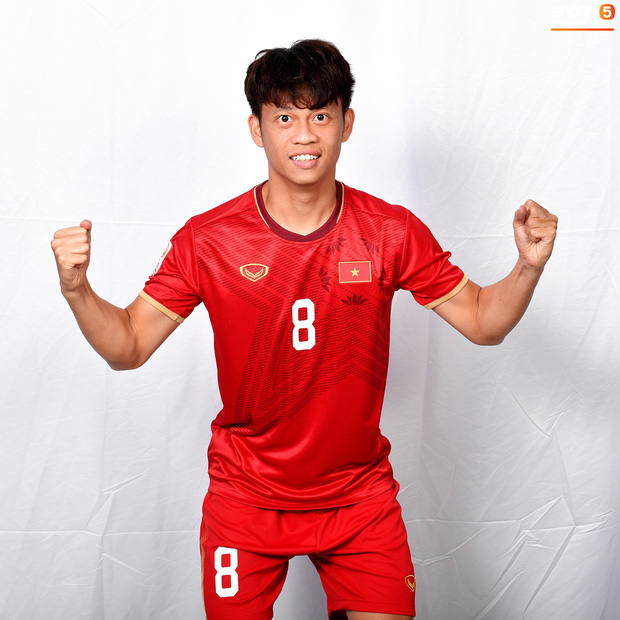 Cầu thủ U23 Việt Nam hoá hotboy ảnh thẻ trước thềm trận ra quân gặp U23 UAE-9